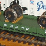 DSC03536_vagon_platforma_cu_osii_de_locomotiva