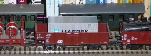 P1030728_container.jpg