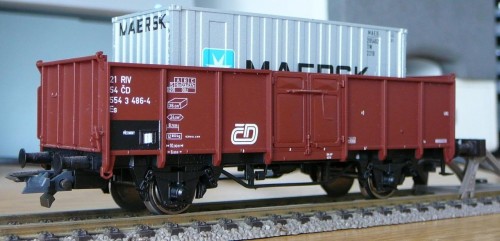 P1030780_container.jpg
