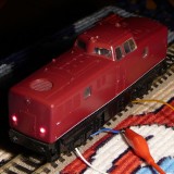 P1070491_V80_lumini_rosii