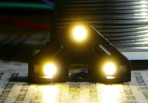 P1120702 BR189 triunghi LED 3alb