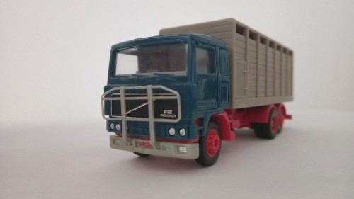 Mache 9258