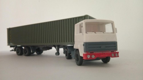 Mache 9272